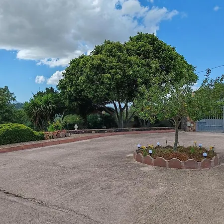 Residenza Carrabuffas - La Ginestra בית נופש *